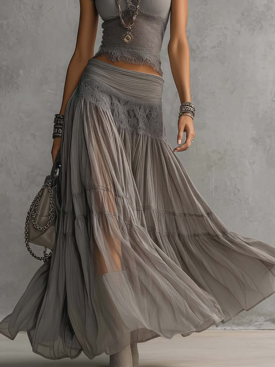 Conjunto de Top com Painéis de Renda e Saia Maxi Plissada de Elena