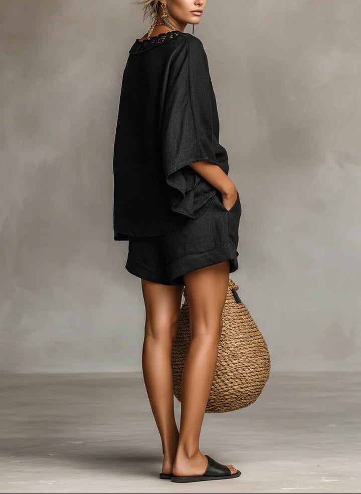 Blusa e Calções de Renda Lilás com Decote Barco