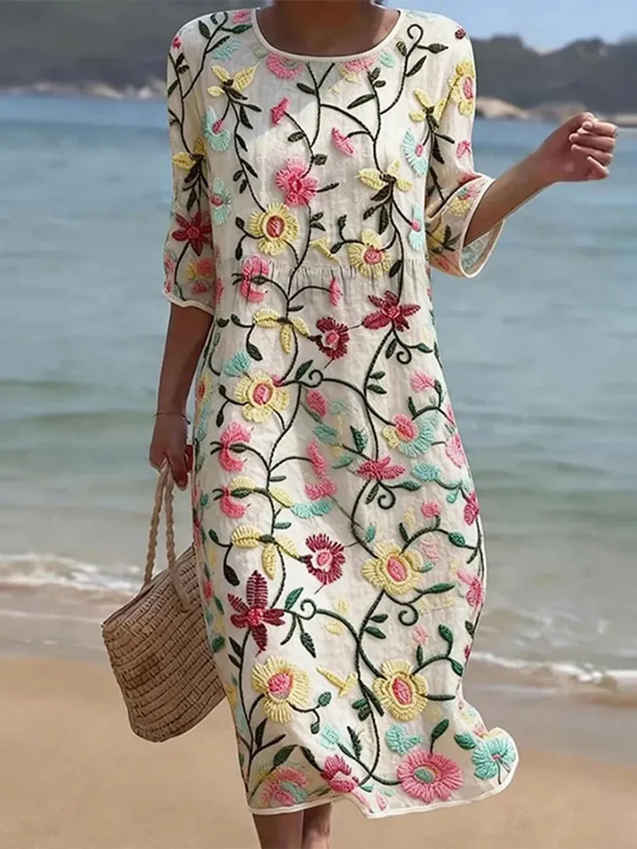 Vestido informal de mulher com estampado floral