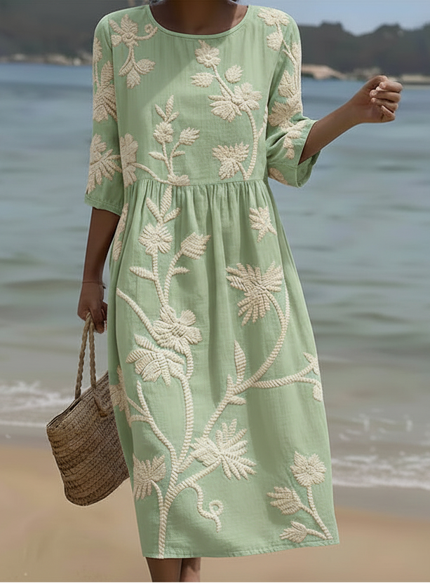 Vestido informal de mulher com estampado floral
