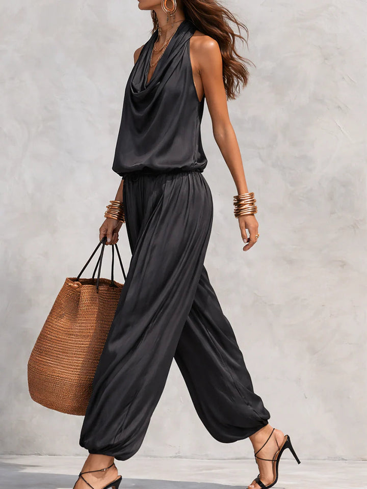 Conjunto de Top Halter e Calças Plissadas de Serena