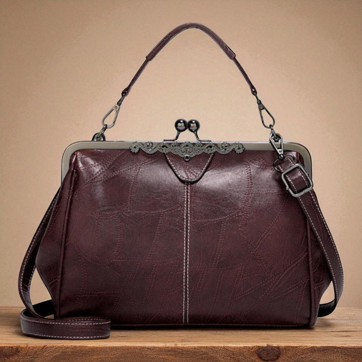 Bolso vintage com fecho a pressão